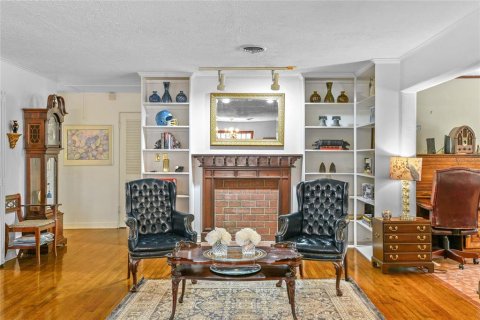 House in Winter Park, Florida 3 bedrooms, 306.3 sq.m. № 1909510 - photo 6