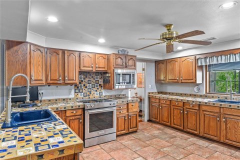 House in Winter Park, Florida 3 bedrooms, 306.3 sq.m. № 1909510 - photo 15