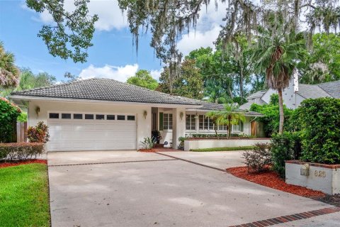 House in Winter Park, Florida 3 bedrooms, 306.3 sq.m. № 1909510 - photo 3