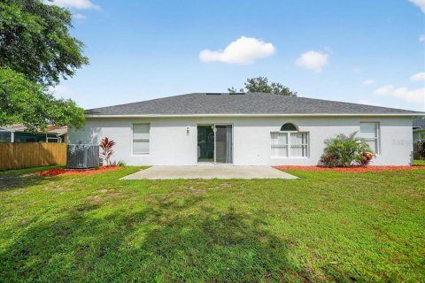 House in Palm Bay, Florida 3 bedrooms, 153.1 sq.m. № 1879327 - photo 8