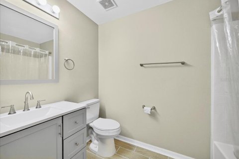 House in Palm Bay, Florida 3 bedrooms, 153.1 sq.m. № 1879327 - photo 24