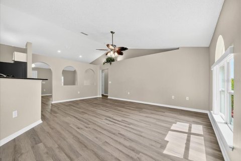 House in Palm Bay, Florida 3 bedrooms, 153.1 sq.m. № 1879327 - photo 12