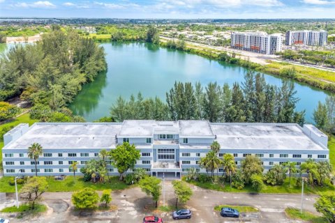 Condominio en venta en Naranja, Florida, 4 dormitorios № 1980570 - foto 18