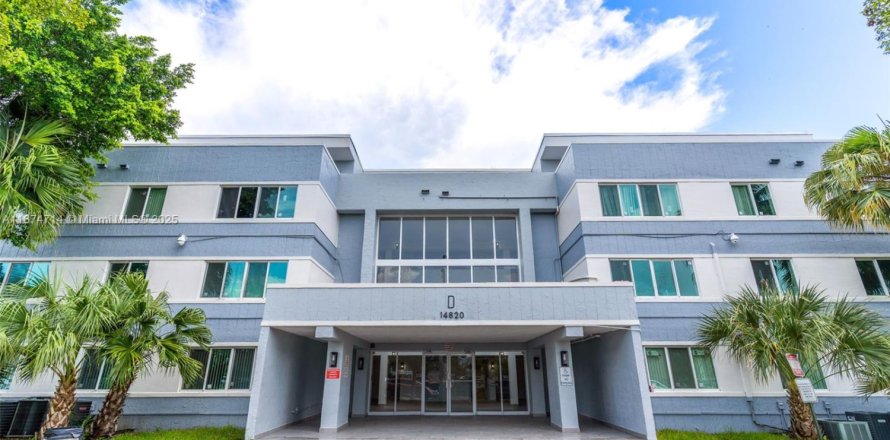 Condominio en Naranja, Florida, 4 dormitorios № 1980570