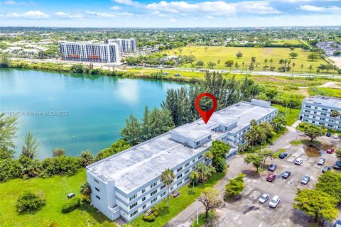 Condominio en venta en Naranja, Florida, 4 dormitorios № 1980570 - foto 17