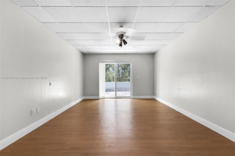 Condominio en venta en Naranja, Florida, 4 dormitorios № 1980570 - foto 8