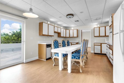 Condominio en venta en Naranja, Florida, 4 dormitorios № 1980570 - foto 3