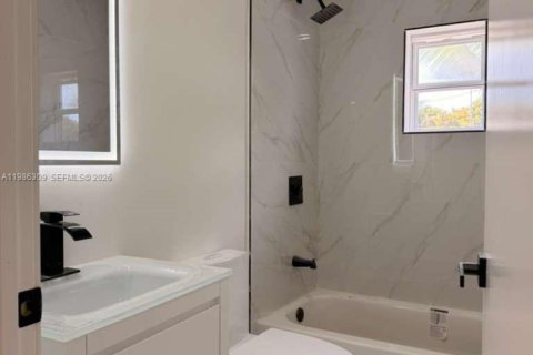 Villa ou maison à vendre à West Palm Beach, Floride: 3 chambres, 99.78 m2 № 2051437 - photo 2