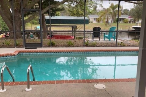 House in Port Charlotte, Florida 3 bedrooms, 132.66 sq.m. № 2109042 - photo 2