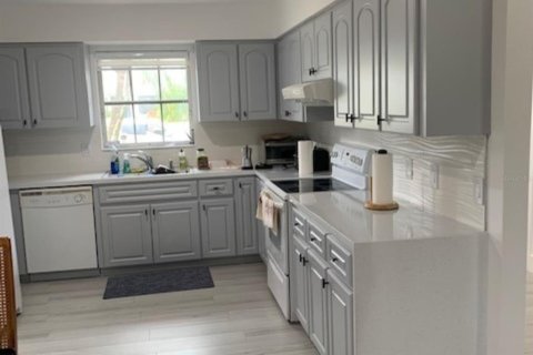 House in Port Charlotte, Florida 3 bedrooms, 132.66 sq.m. № 2109042 - photo 3
