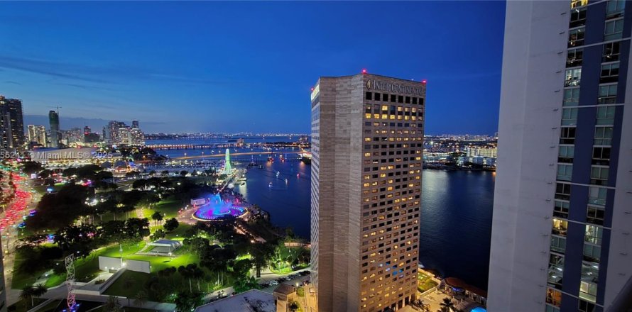 Condo in Miami, Florida, 1 bedroom № 1874896