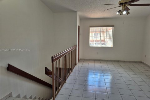 Copropriété à louer à Hialeah, Floride: 2 chambres, 89.19 m2 № 1875069 - photo 28