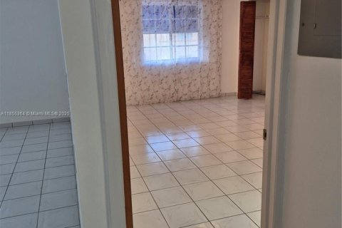 Copropriété à louer à Hialeah, Floride: 2 chambres, 89.19 m2 № 1875069 - photo 16