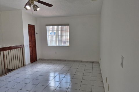 Copropriété à louer à Hialeah, Floride: 2 chambres, 89.19 m2 № 1875069 - photo 25