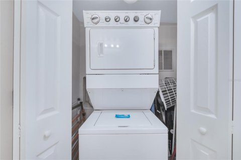Townhouse in Kissimmee, Florida 3 bedrooms, 133.31 sq.m. № 1906868 - photo 8