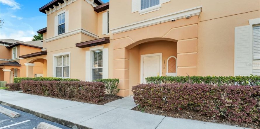 Adosado en Kissimmee, Florida 3 dormitorios, 133.31 m2 № 1906868