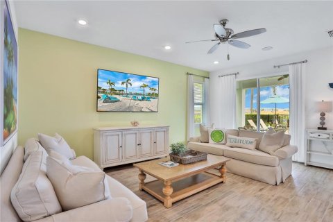 Casa en venta en Kissimmee, Florida, 8 dormitorios, 402.73 m2 № 1561756 - foto 5