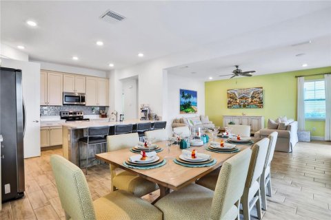 Casa en venta en Kissimmee, Florida, 8 dormitorios, 402.73 m2 № 1561756 - foto 10
