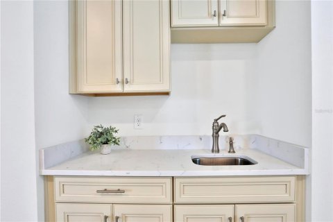 Casa en venta en Kissimmee, Florida, 8 dormitorios, 402.73 m2 № 1561756 - foto 30