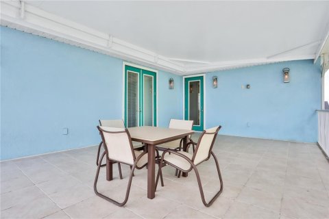 Casa en venta en Kissimmee, Florida, 8 dormitorios, 402.73 m2 № 1561756 - foto 26