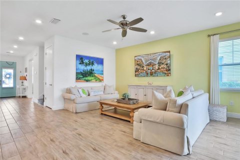 Casa en venta en Kissimmee, Florida, 8 dormitorios, 402.73 m2 № 1561756 - foto 6