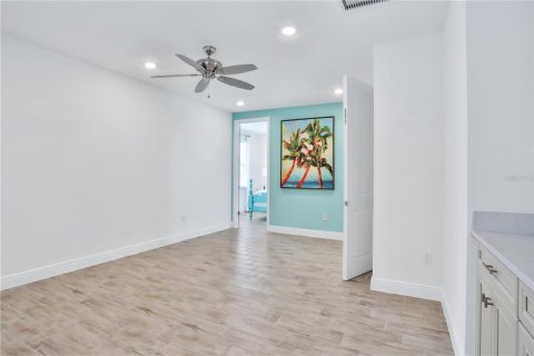 Casa en venta en Kissimmee, Florida, 8 dormitorios, 402.73 m2 № 1561756 - foto 29
