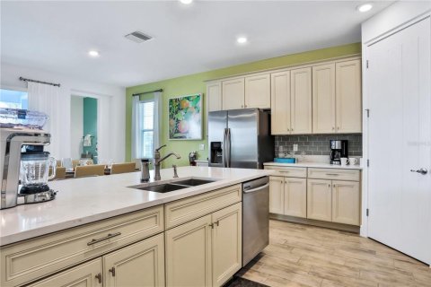 Casa en venta en Kissimmee, Florida, 8 dormitorios, 402.73 m2 № 1561756 - foto 12