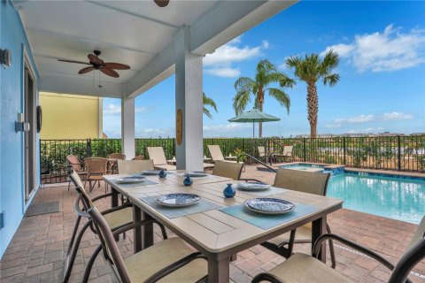 Casa en venta en Kissimmee, Florida, 8 dormitorios, 402.73 m2 № 1561756 - foto 3