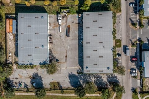 Propiedad comercial en alquiler en Kissimmee, Florida, 1263.47 m2 № 2235344 - foto 20