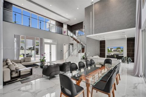 Villa ou maison à vendre à Doral, Floride: 5 chambres, 356.84 m2 № 2243599 - photo 15
