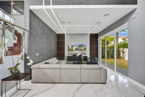 Villa ou maison à vendre à Doral, Floride: 5 chambres, 356.84 m2 № 2243599 - photo 10