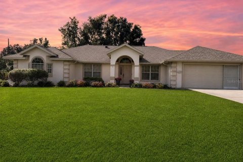 House in MAJESTIC OAKS in Ocala, Florida 3 bedrooms, 195 sq.m. № 2225979