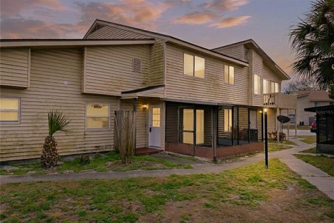Снять в аренду кондоминиум в Киссимми, Флорида 7 комнат, 94.02м2, № 2224866 - фото 2