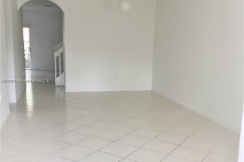 Townhouse in Homestead, Florida 4 bedrooms, 171.5 sq.m. № 1794206 - photo 4