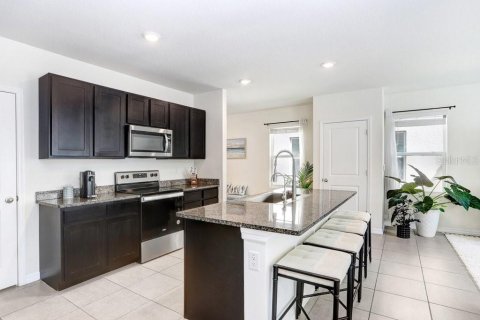 House in Odessa, Florida 4 bedrooms, 209.96 sq.m. № 2156075 - photo 9