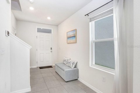 House in Odessa, Florida 4 bedrooms, 209.96 sq.m. № 2156075 - photo 5