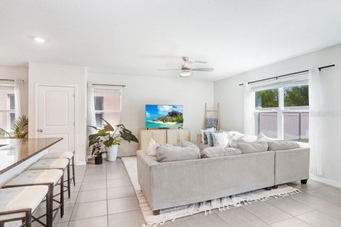 House in Odessa, Florida 4 bedrooms, 209.96 sq.m. № 2156075 - photo 8