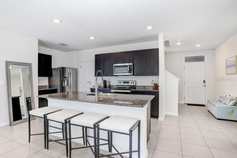 House in Odessa, Florida 4 bedrooms, 209.96 sq.m. № 2156075 - photo 6