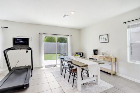 House in Odessa, Florida 4 bedrooms, 209.96 sq.m. № 2156075 - photo 14
