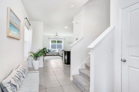 House in Odessa, Florida 4 bedrooms, 209.96 sq.m. № 2156075 - photo 4