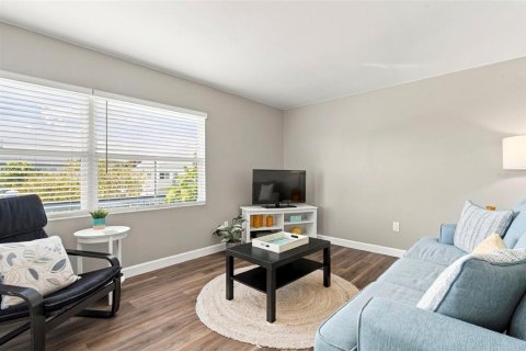 Immobilier commercial à vendre à Indian Rocks Beach, Floride: 4 chambres, 157.93 m2 № 2430383 - photo 8