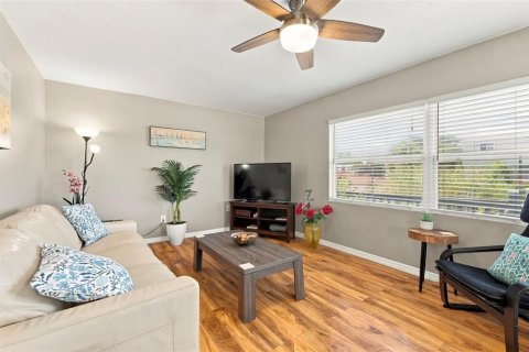 Immobilier commercial à vendre à Indian Rocks Beach, Floride: 4 chambres, 157.93 m2 № 2430383 - photo 26