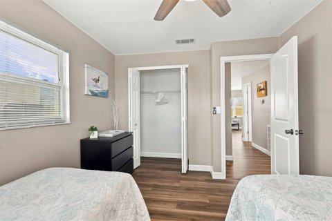 Immobilier commercial à vendre à Indian Rocks Beach, Floride: 4 chambres, 157.93 m2 № 2430383 - photo 18