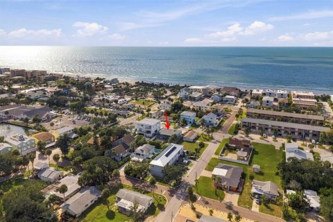 Immobilier commercial à Indian Rocks Beach, Floride 4 chambres, 157.93 m2 № 2430383