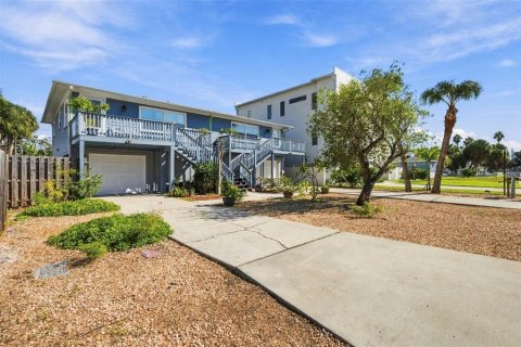 Immobilier commercial à vendre à Indian Rocks Beach, Floride: 4 chambres, 157.93 m2 № 2430383 - photo 4