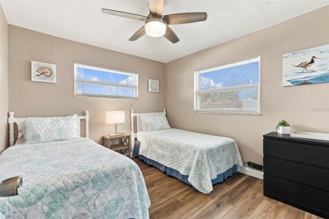 Immobilier commercial à vendre à Indian Rocks Beach, Floride: 4 chambres, 157.93 m2 № 2430383 - photo 17