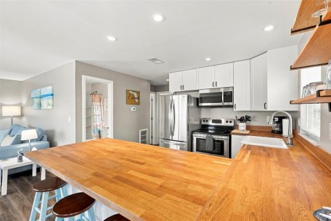 Immobilier commercial à vendre à Indian Rocks Beach, Floride: 4 chambres, 157.93 m2 № 2430383 - photo 11