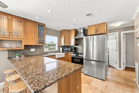 Immobilier commercial à vendre à Indian Rocks Beach, Floride: 4 chambres, 157.93 m2 № 2430383 - photo 28