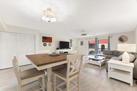 Condo in Nokomis, Florida, 2 bedrooms  № 1057276 - photo 18