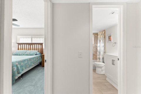 Condo in Nokomis, Florida, 2 bedrooms  № 1057276 - photo 16